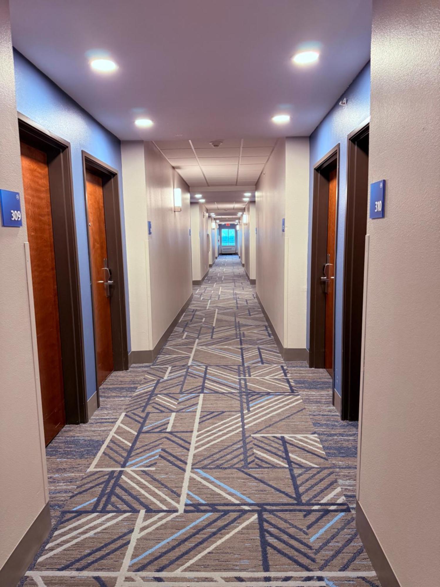 Holiday Inn Express Kenedy By Ihg Exterior foto