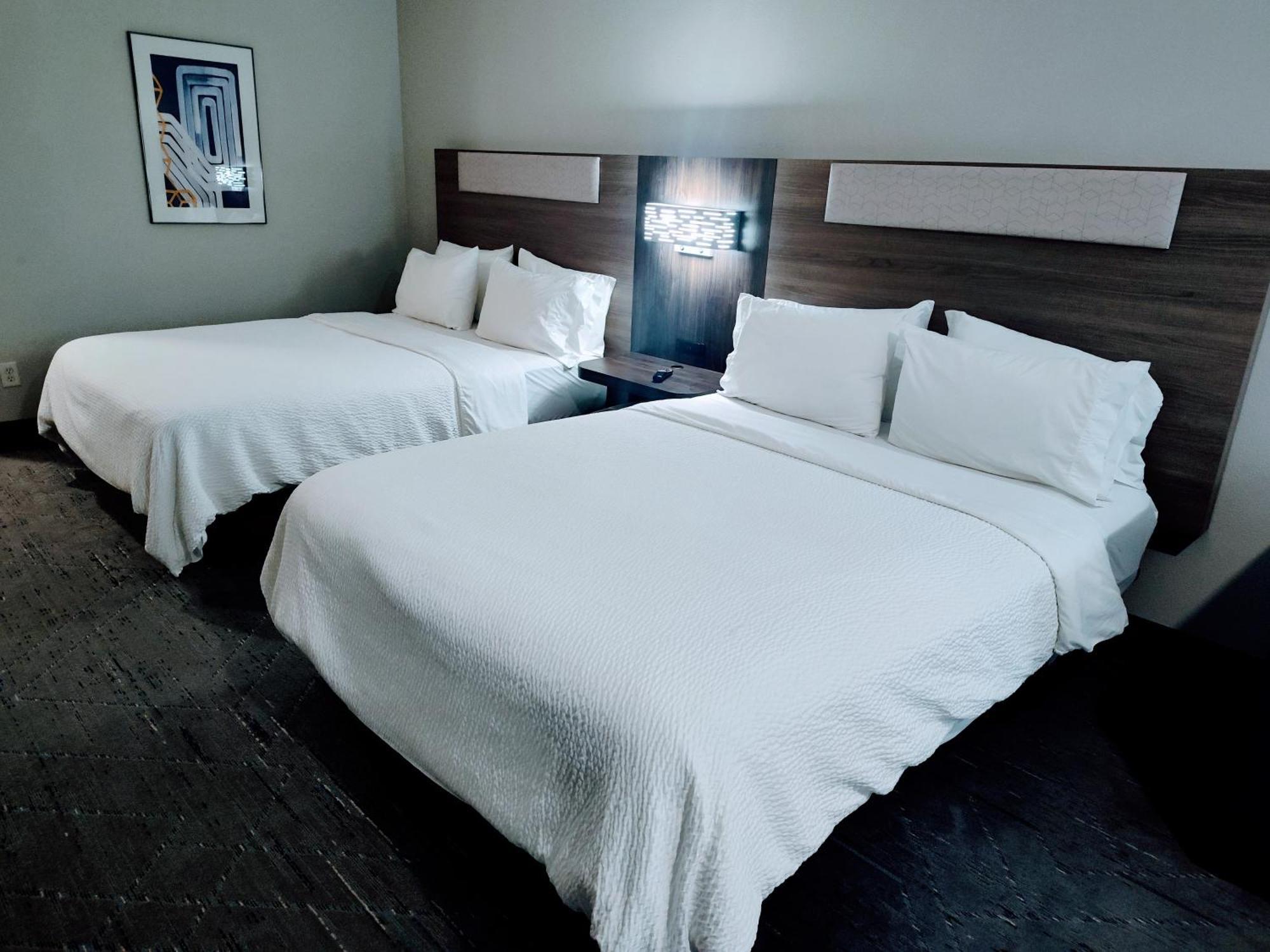 Holiday Inn Express Kenedy By Ihg Exterior foto